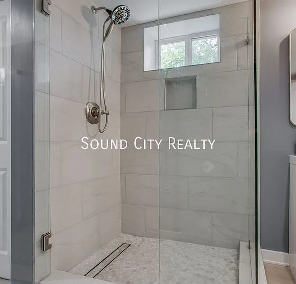 2929 Emery Dr — Photo 24