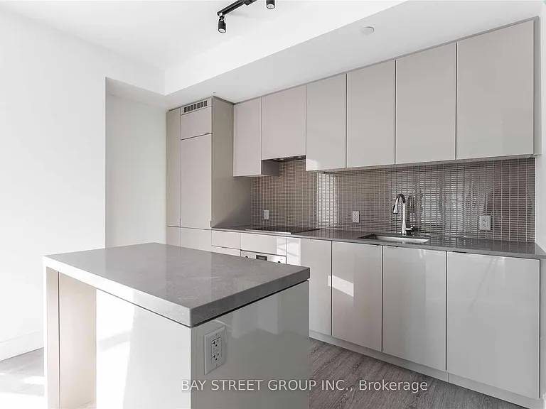 7 Grenville St #2911 — Photo 2