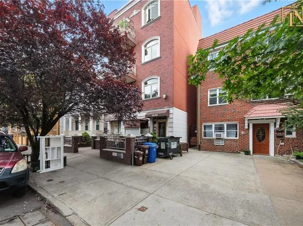 25-69 38th St #1R, Astoria, NY 11103