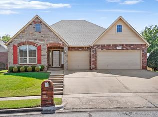 1800 N 6th St, Broken Arrow, OK 74012