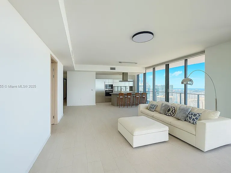 1000 Brickell Plz #Penthouse 5501 — Photo 32