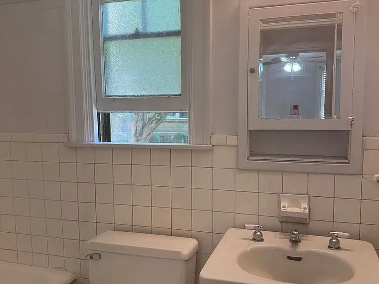 Madison Court — Photo 25