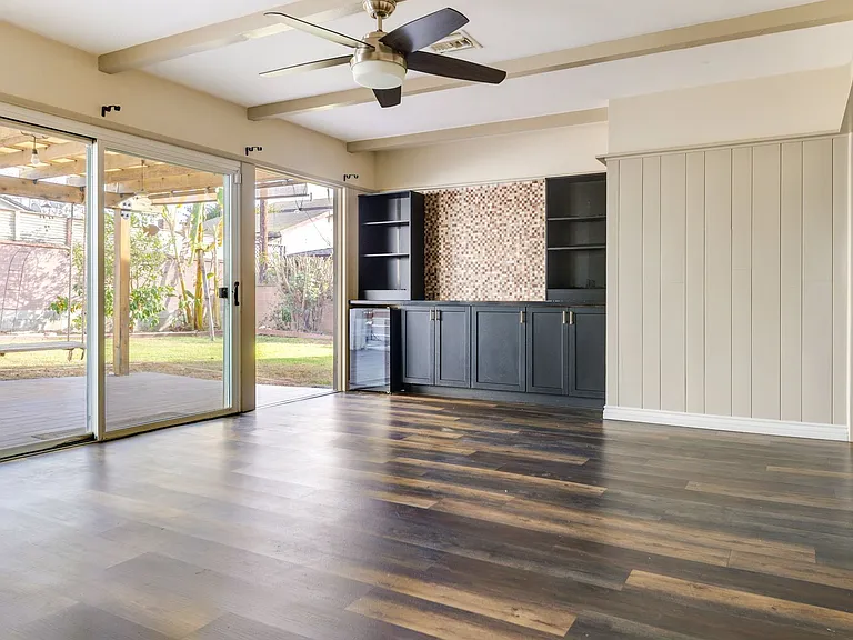 10608 S 8th Ave — Photo 10