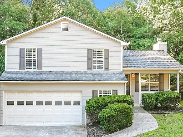 172 Williamsburg Way — Photo 1