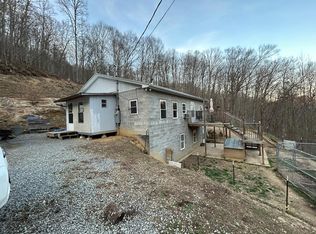 182 Peaceful Valley Rd, Hanover, WV 24839