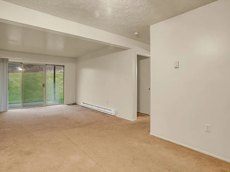 Beaver Creek Village Apartments — Photo 25