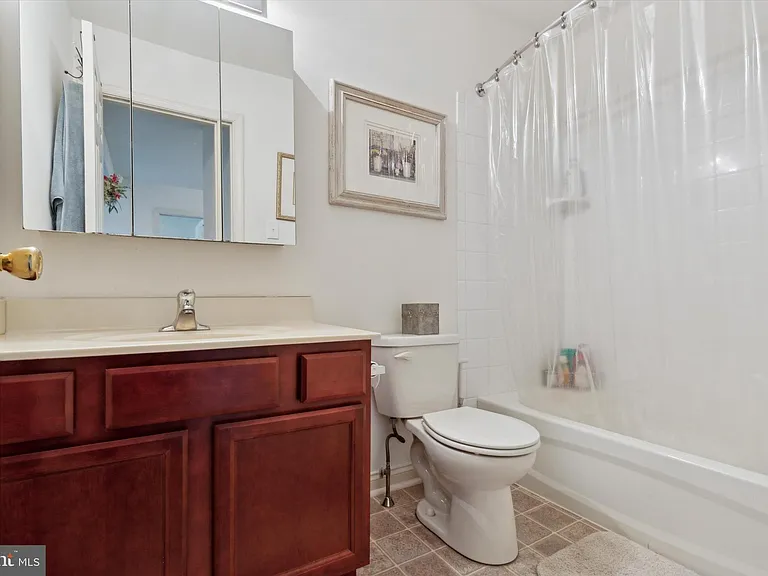 220 Primrose Ln — Photo 14