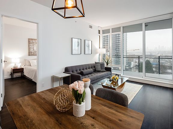 3rd image of 2085 Skyline Ct #707