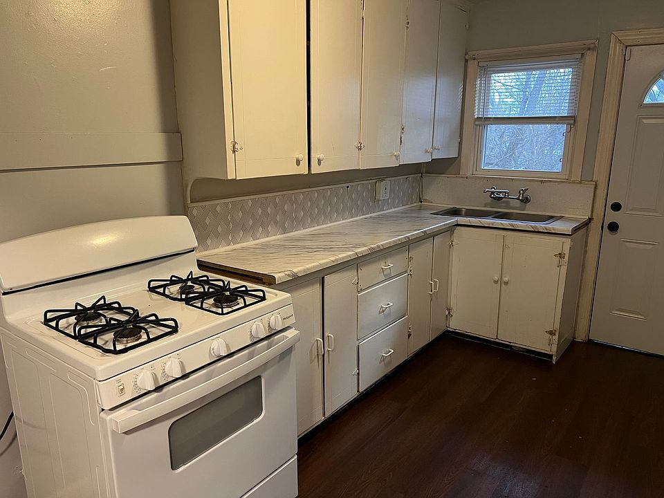 2nd image of 5314 S Fort Ave