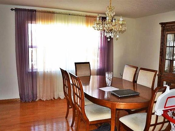 4th image of 7975 Autumn Hill Ct