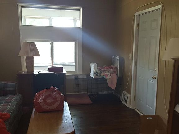 3rd image of 929 Sherburne Ave