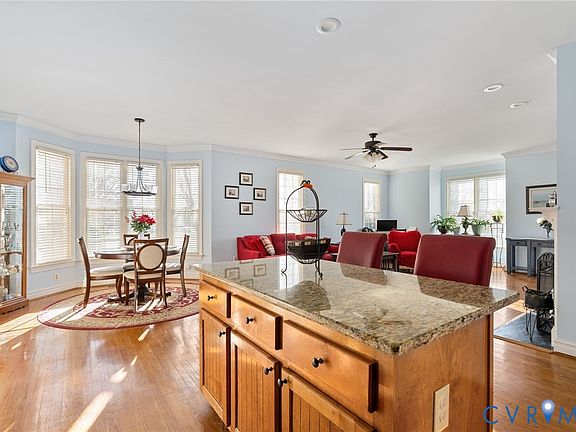 3rd image of 300 Lighthouse Point