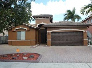 15261 SW 41st Ter, Miami, FL 33185