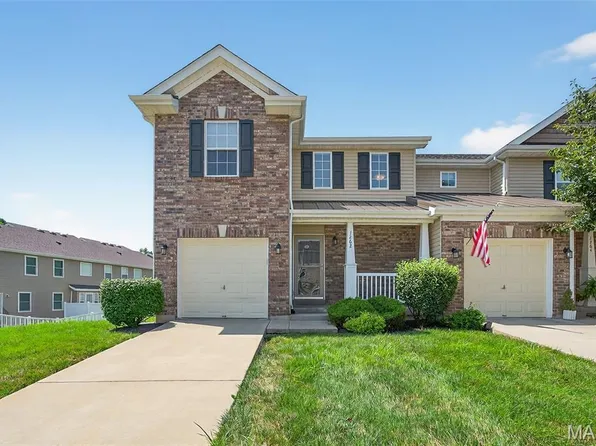 1262 Woodgrove Park Dr, O'Fallon, MO 63366