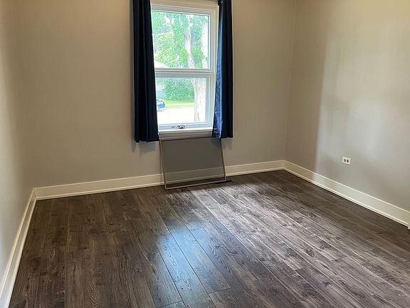 4th image of 4117 51a St #4117