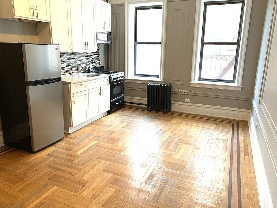 2nd image of 280 E 21st St APT 3B