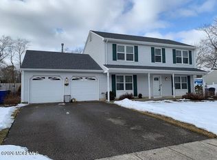 71 Oak Glen Road, Toms River, NJ 08753