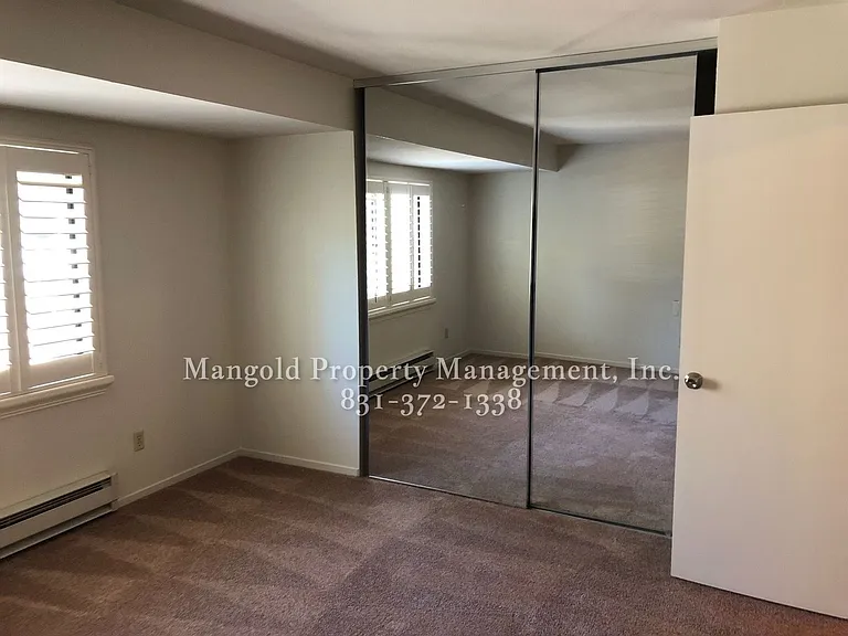 Huckleberry Hill Apartments — Photo 26