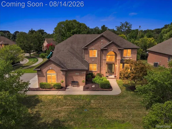 55513 Caesars Dr, Shelby Township, MI 48315