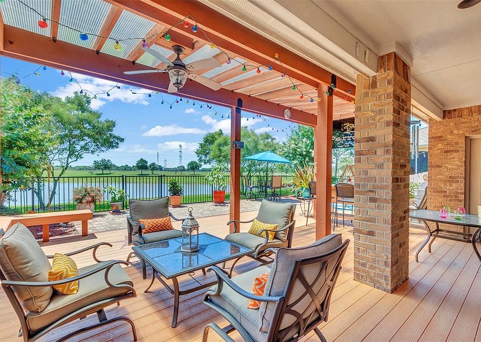 1st image of 717 Saturnia Ln