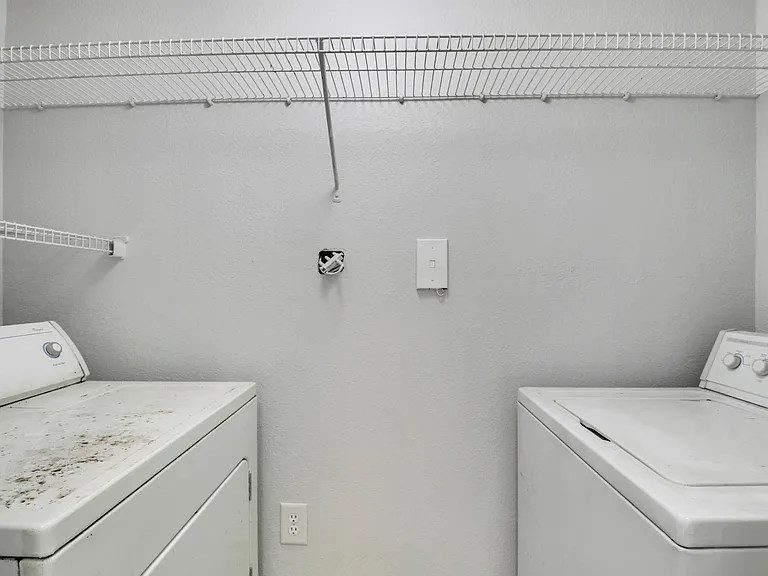 141 SW Palm Dr #306 — Photo 20