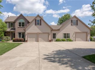 8715 Lynne Rd, De Soto, KS 66018