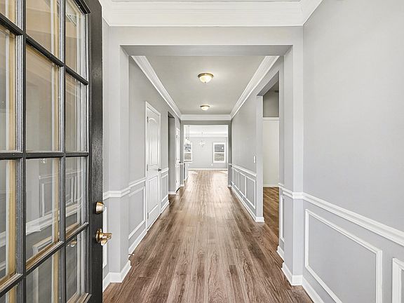 3rd image of 2932 Timewinder Way