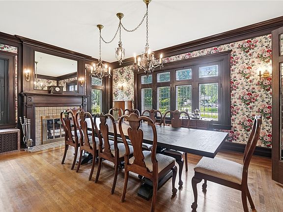 27th image of 505 E Linden Ave