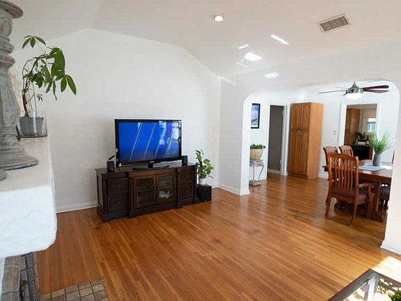 5th image of 2055 W 84th Pl