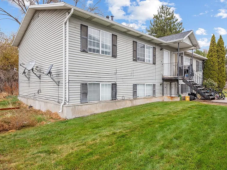 688 S 880 W — Photo 14