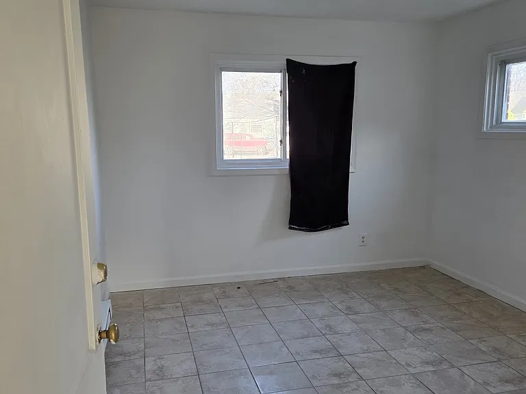 342 Sheridan Dr — Photo 9
