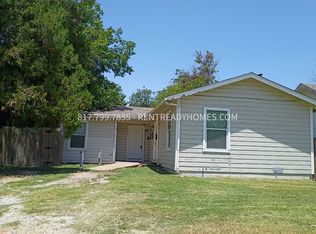 1005 E Davis Ave, Fort Worth, TX 76104
