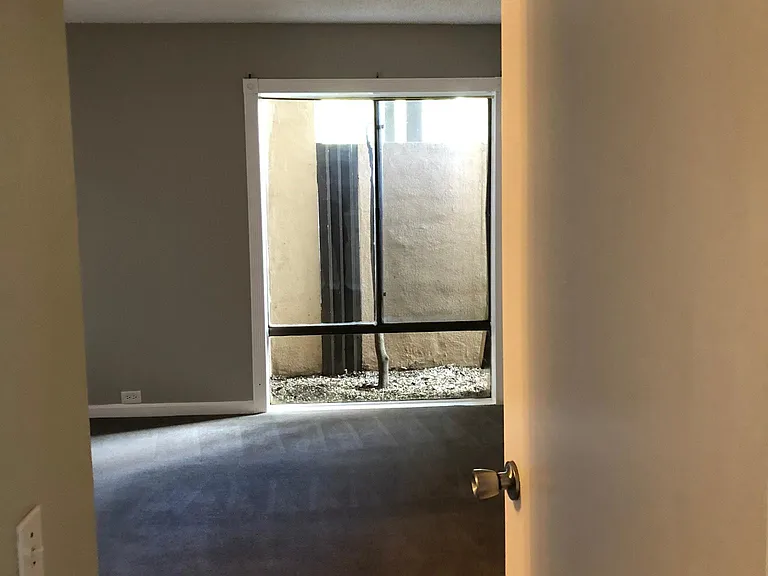2241 Woodside Ln E #4 — Photo 11