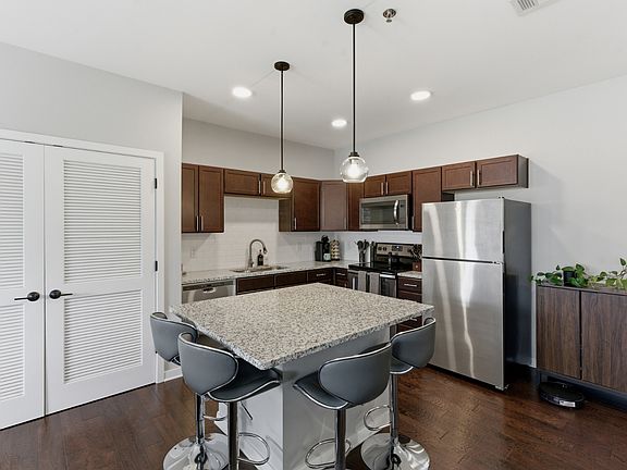 3rd image of 1118 Litton Ave APT 318
