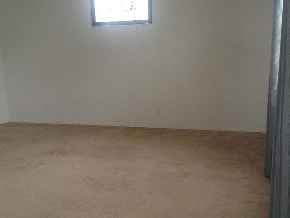 3rd image of 507 Arcade Dr #B