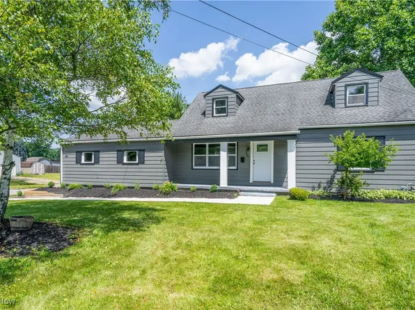 3129 Susan Cir, Youngstown, OH 44511