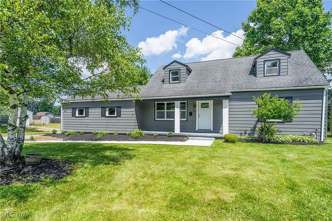 3129 Susan Cir photo 1