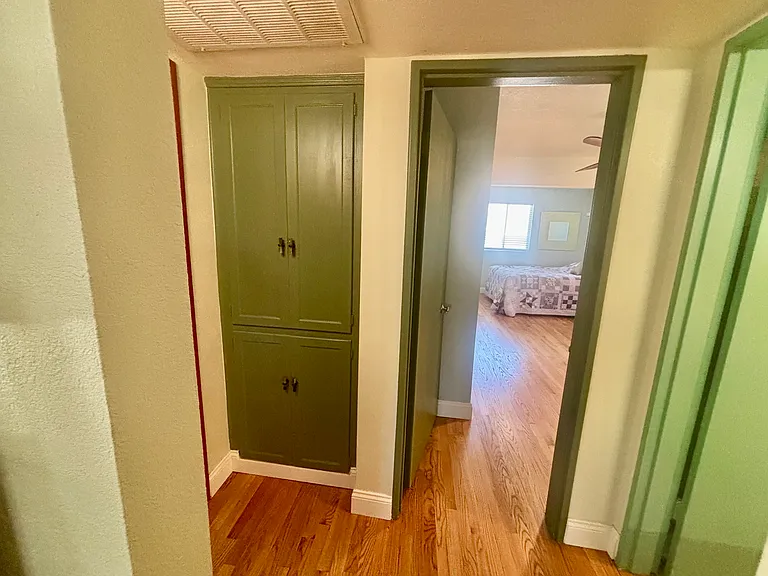 1213 Douglas Dr — Photo 12