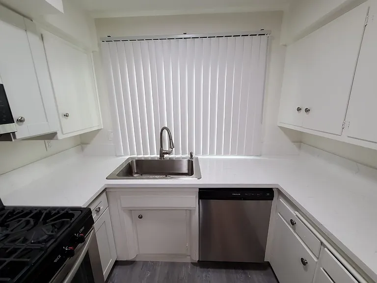 Marina Oaks — Photo 10
