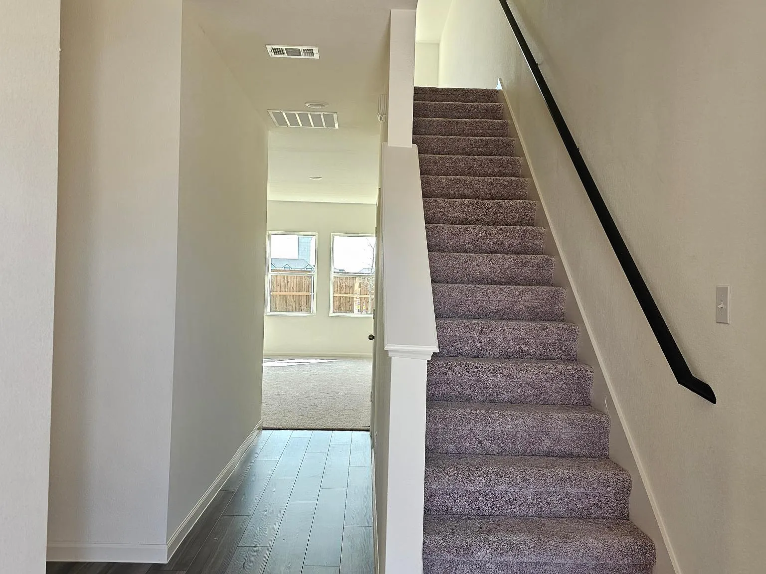 4 bed, 2260 sqft, $2,300 — Photo 3