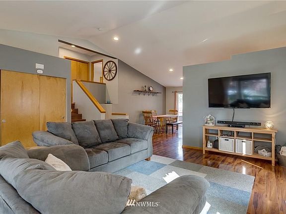 4th image of 5313 79th Ave NE