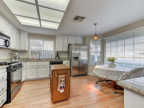 5th image of 1329 Antrim Dr