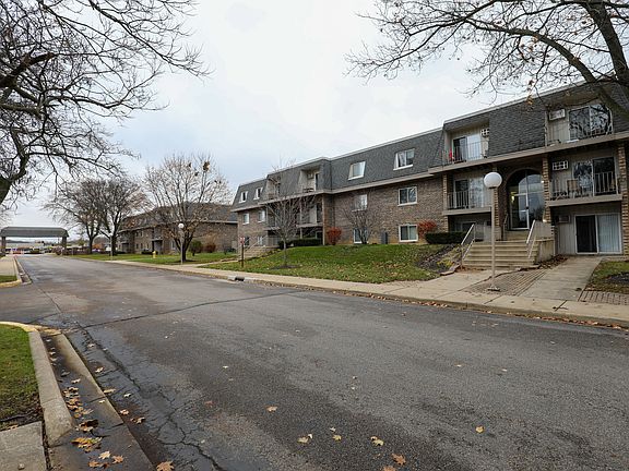 2nd image of 841 Blossom Ln APT 303