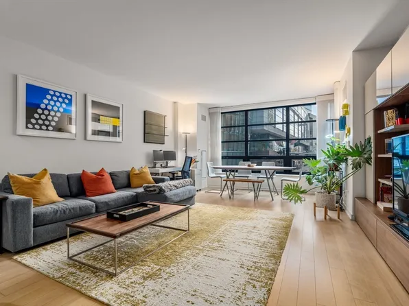 580 Washington St #2A, Boston, MA 02111