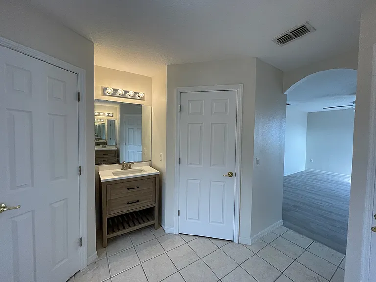 201 Kensington Dr — Photo 17