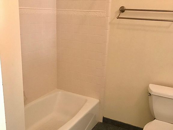 5th image of 96 Carmel St