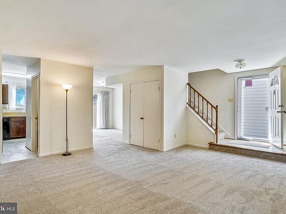 4th image of 8357 Stationhouse Ct