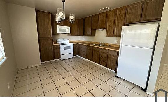 3rd image of 4336 E Hammond Ave