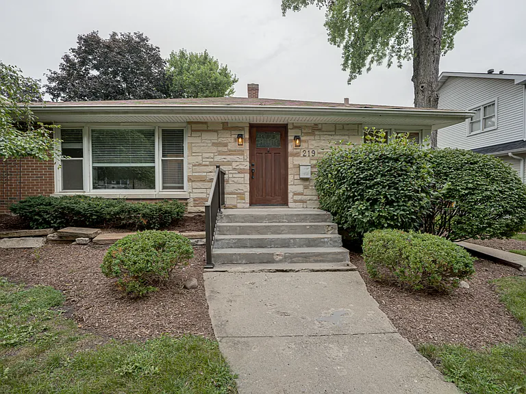 219 Spring Ave — Photo 1