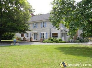 194 S Country Rd, Remsenburg, NY 11960